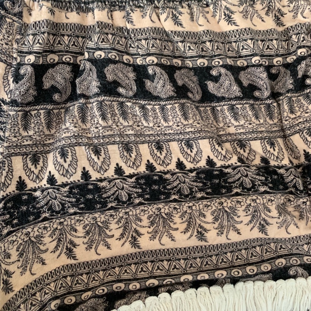 Shorts - Picture 2 of 3